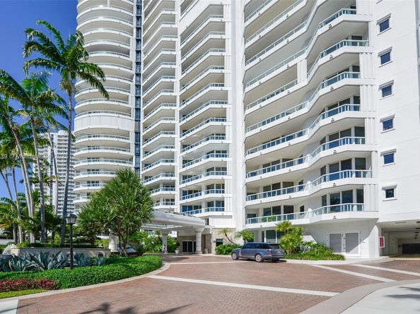 21050 Point Pl 702, Aventura FL 33180