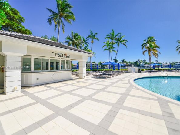 21050 Point Pl 702, Aventura FL 33180