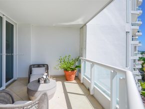 21050 Point Pl 702, Aventura FL 33180