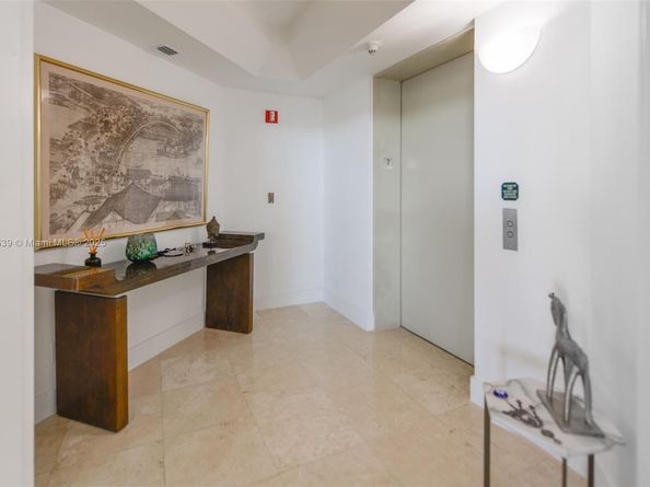 21050 Point Pl 702, Aventura FL 33180