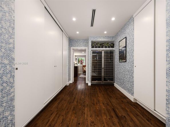 3220 Calusa St, Coconut Grove FL 33133