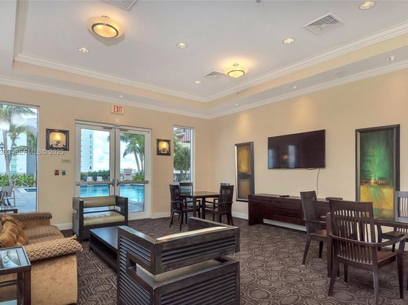 3232 SW 22nd st 905, Miami FL 33145