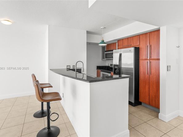 3232 SW 22nd st 905, Miami FL 33145