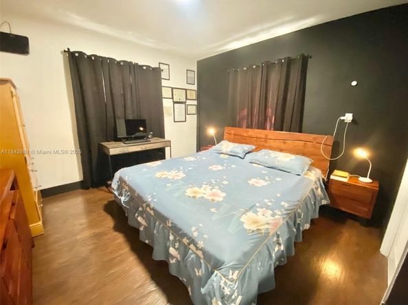 739 NW 112th St, Miami FL 33168