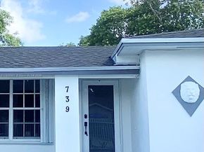 739 NW 112th St, Miami FL 33168