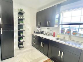 739 NW 112th St, Miami FL 33168