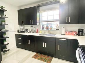 739 NW 112th St, Miami FL 33168
