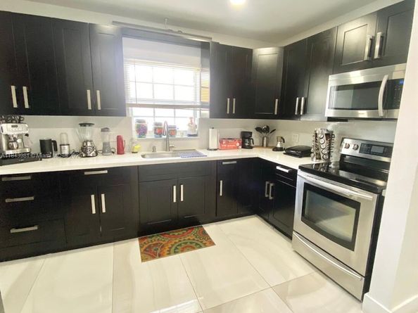 739 NW 112th St, Miami FL 33168
