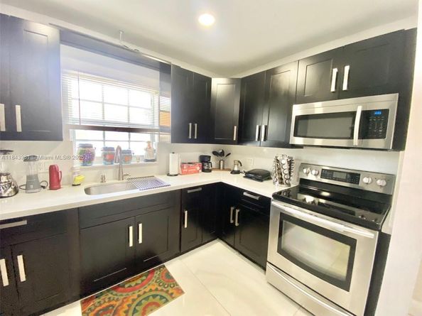 739 NW 112th St, Miami FL 33168