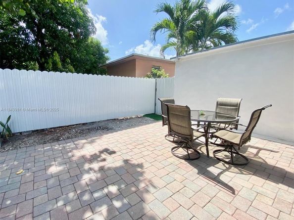 739 NW 112th St, Miami FL 33168