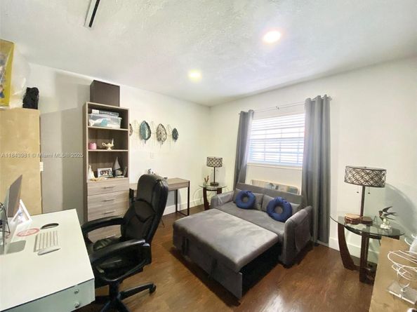 739 NW 112th St, Miami FL 33168