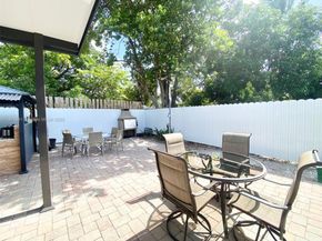 739 NW 112th St, Miami FL 33168