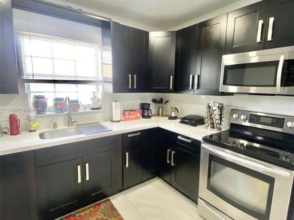 739 NW 112th St, Miami FL 33168