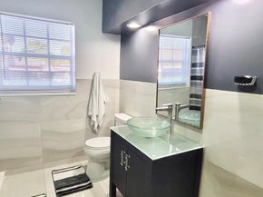 739 NW 112th St, Miami FL 33168
