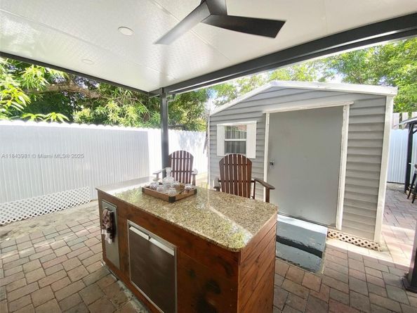 739 NW 112th St, Miami FL 33168