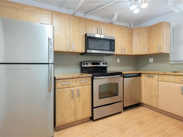 9365 Fontainebleau Blvd E209, Miami FL 33172