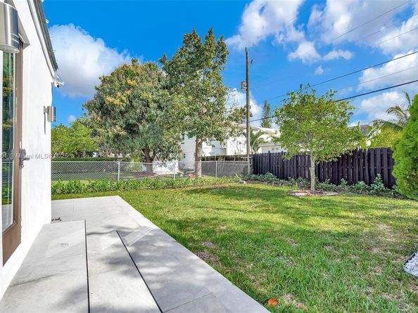 84 NW 48th St, Miami FL 33127