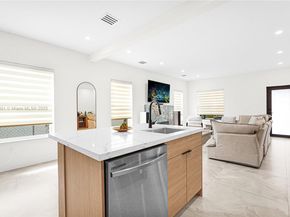 84 NW 48th St, Miami FL 33127