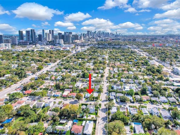 84 NW 48th St, Miami FL 33127