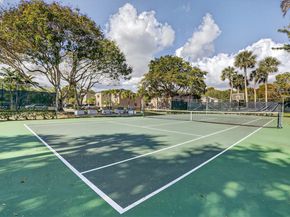 5570 SW 70th Pl S, Miami FL 33155