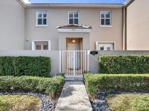 5570 SW 70th Pl S, Miami FL 33155