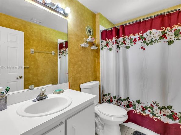 3891 NW 122nd Ter, Sunrise FL 33323