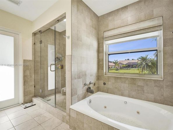 1501 NW 99th Ave, Plantation FL 33322