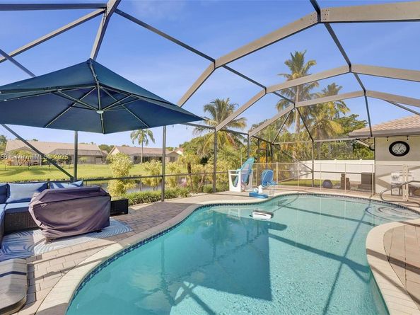 1501 NW 99th Ave, Plantation FL 33322