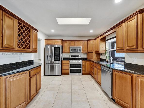 1501 NW 99th Ave, Plantation FL 33322