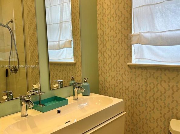 1614 Pennsylvania Ave 2I, Miami Beach FL 33139