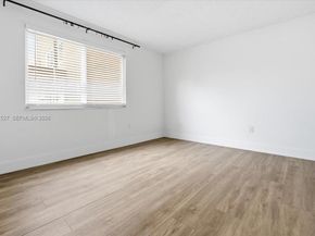 6960 Miami Gardens Dr 2124, Hialeah FL 33015