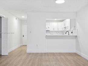 6960 Miami Gardens Dr 2124, Hialeah FL 33015