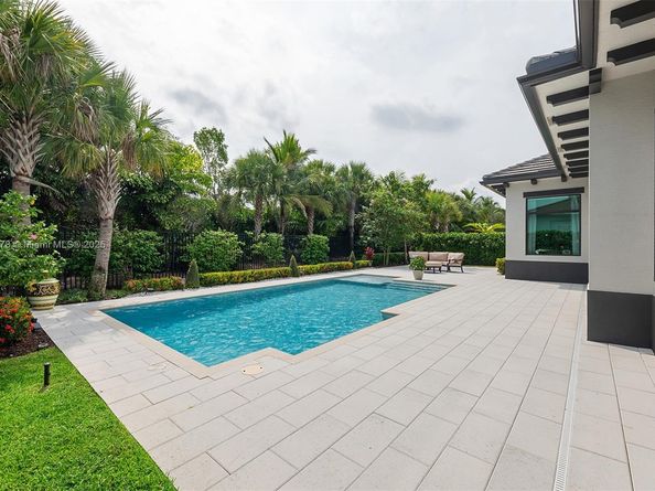9228 Coral Isles Cir, Palm Beach Gardens FL 33412