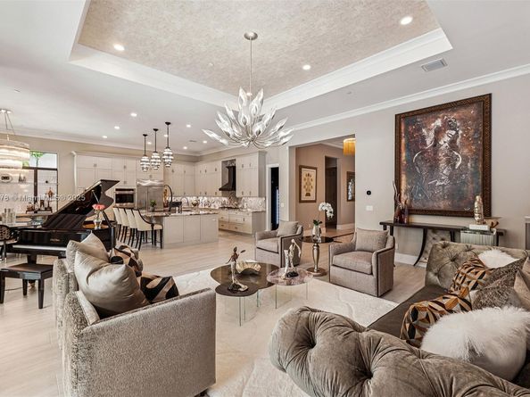 9228 Coral Isles Cir, Palm Beach Gardens FL 33412