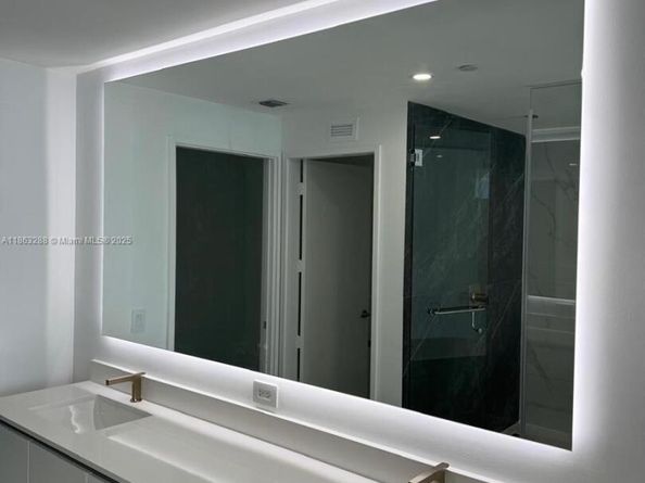 Undisclosed Address #A11863288, Miami FL 33137
