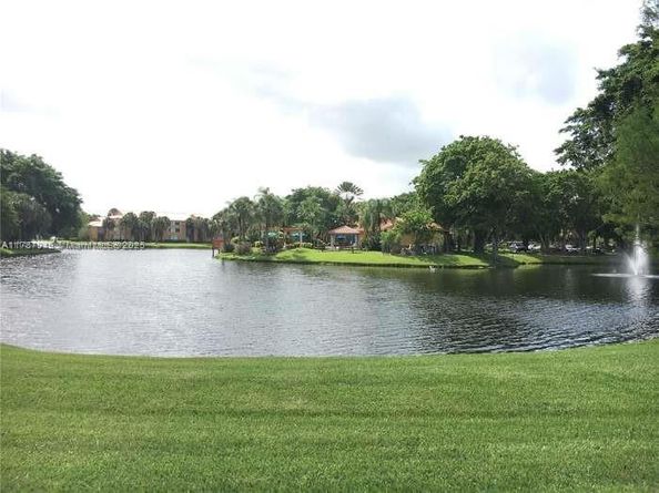 10709 Cleary Blvd 307, Plantation FL 33324