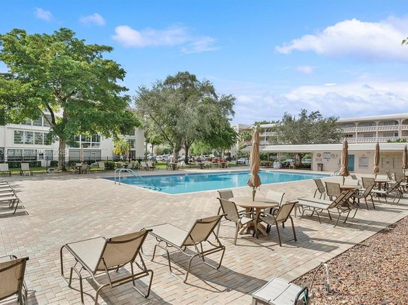 2004 Granada Dr H1, Coconut Creek FL 33066