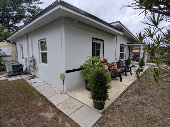13800 NW 2nd Ave, North Miami FL 33168