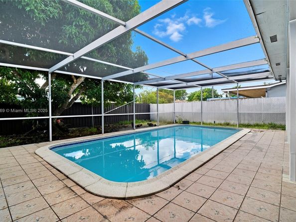 9710 Sunset Strip, Sunrise FL 33322