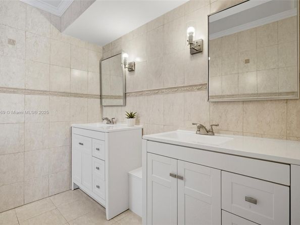 9710 Sunset Strip, Sunrise FL 33322