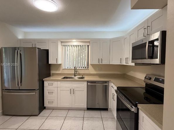 16168 Laurel Dr 201, Weston FL 33326