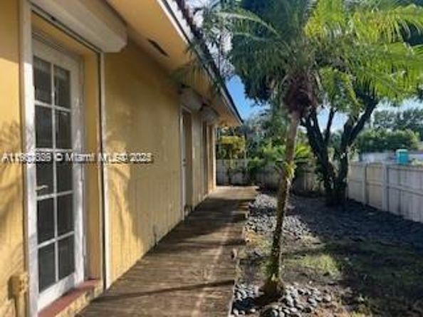 301 W Rivo Alto Dr, Miami Beach FL 33139