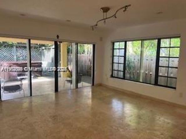 301 W Rivo Alto Dr, Miami Beach FL 33139