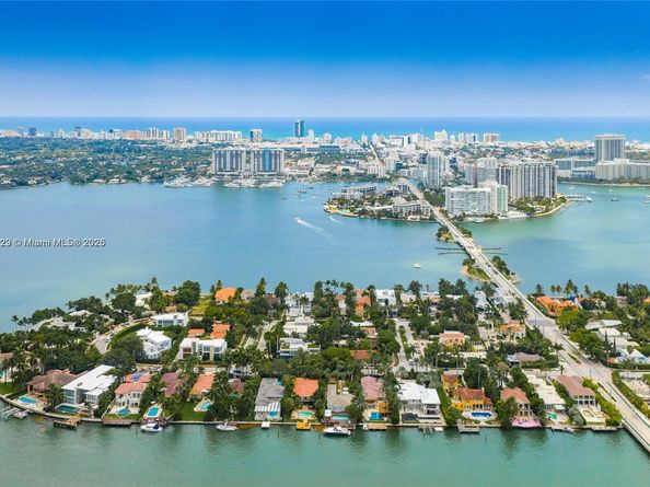 301 W Rivo Alto Dr, Miami Beach FL 33139