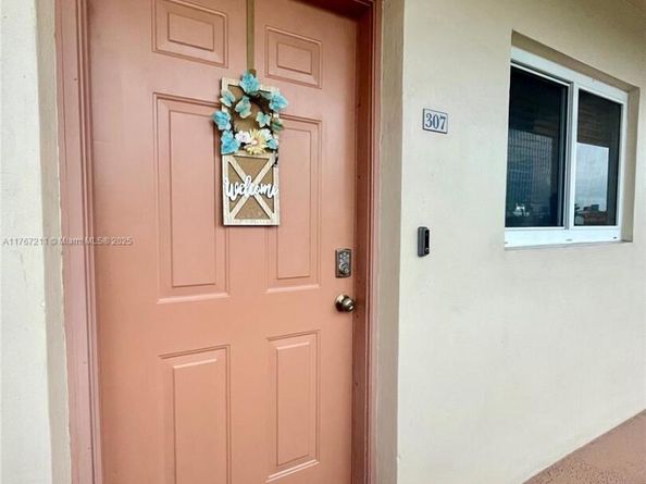 5945 Del Lago Cir 307, Sunrise FL 33313