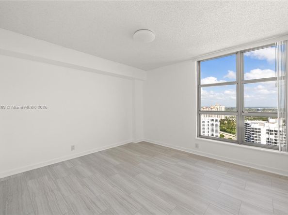 3530 Mystic Pointe Dr 3206, Aventura FL 33180
