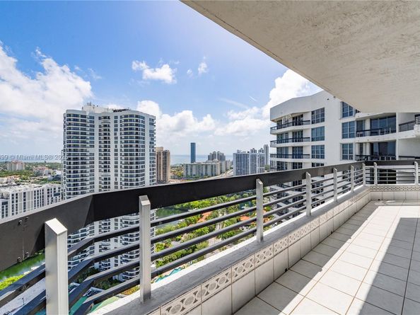 3530 Mystic Pointe Dr 3206, Aventura FL 33180