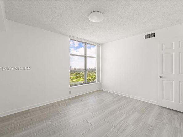 3530 Mystic Pointe Dr 3206, Aventura FL 33180