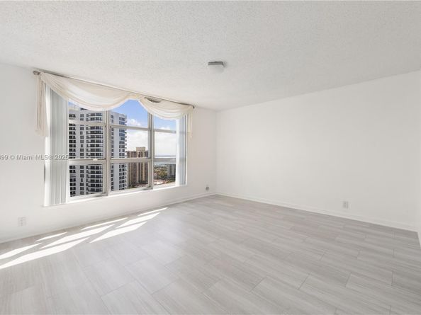 3530 Mystic Pointe Dr 3206, Aventura FL 33180