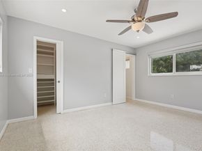 8601 NW 185th Ter, Hialeah FL 33015